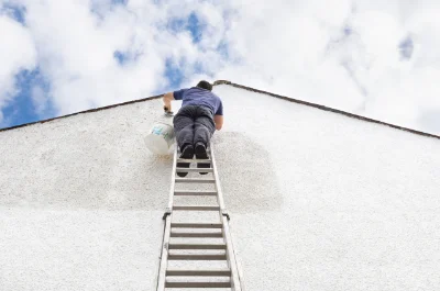 Peinture extérieure à Coutouvre — façades et ravalement